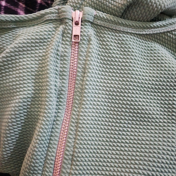 LuLaRoe Amelia Dress Women's Large (14-16) Seafoam Green Textured Pleated EUC - Picture 3 of 6